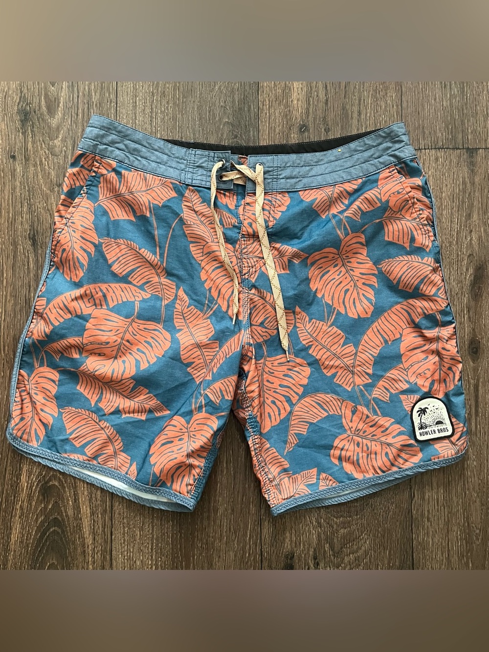 Howler bros brothers Bruja tropical palm leaf print 8” board shorts size 34